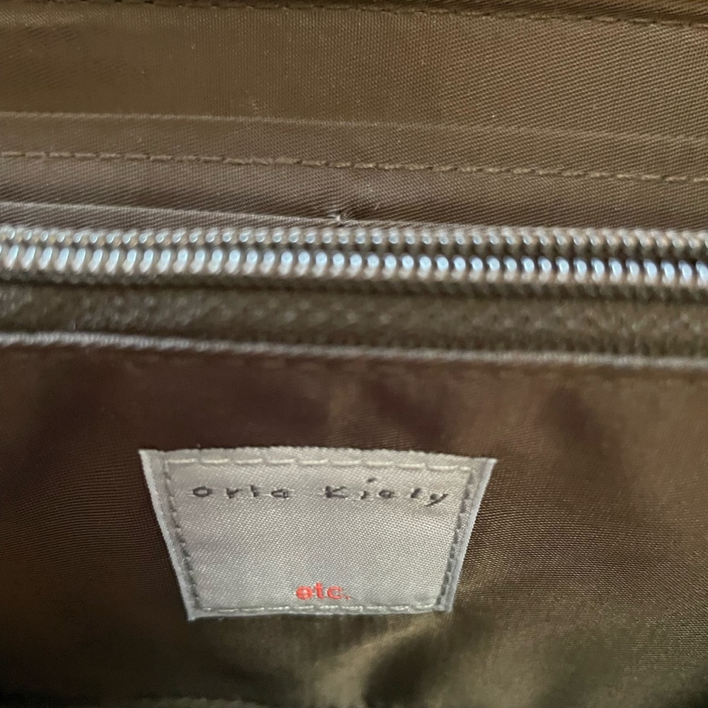 Orla Kiely zip wallet. - Picture 4 of 9